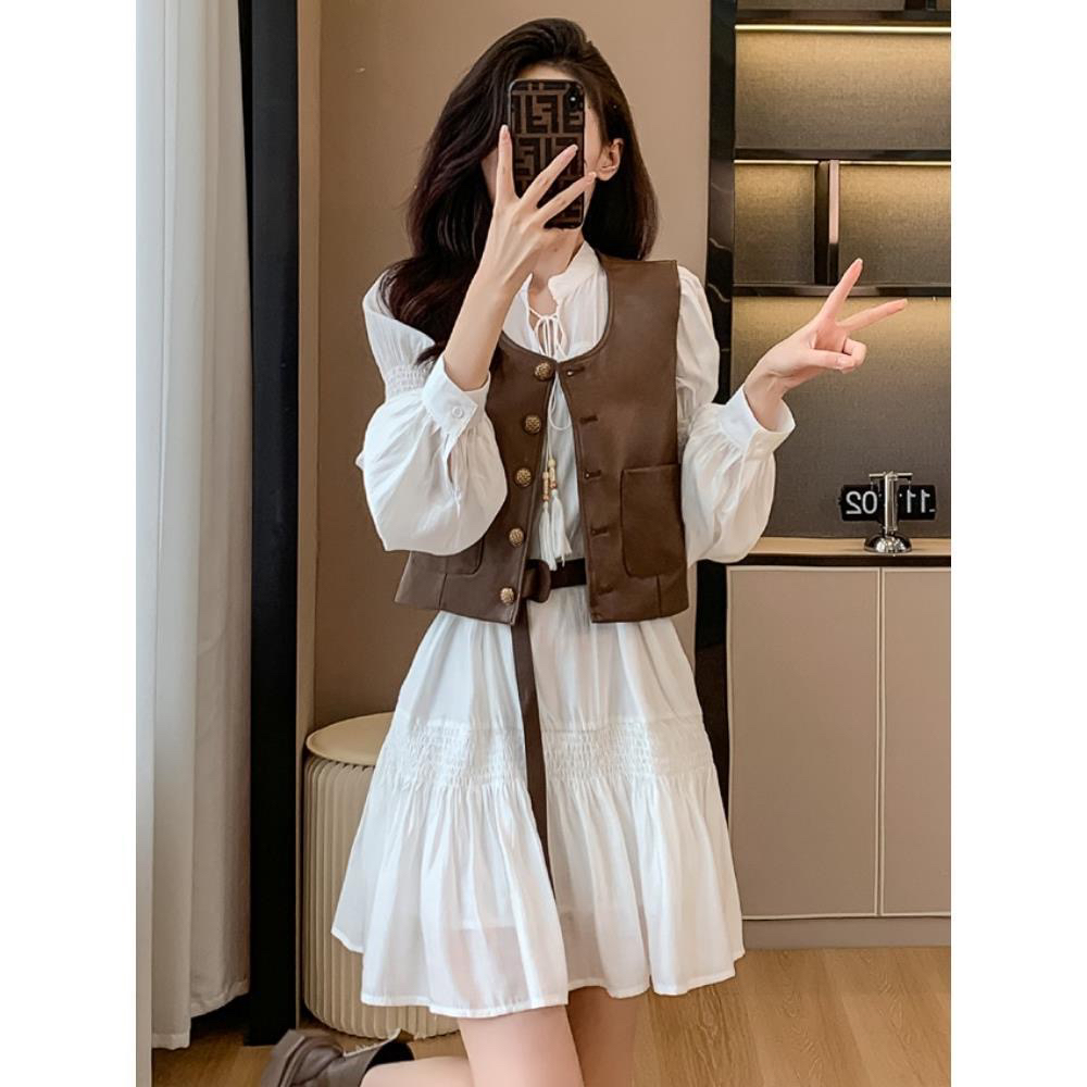 2025春季新款文艺小清新宽松连衣裙配短款皮马甲时尚套装