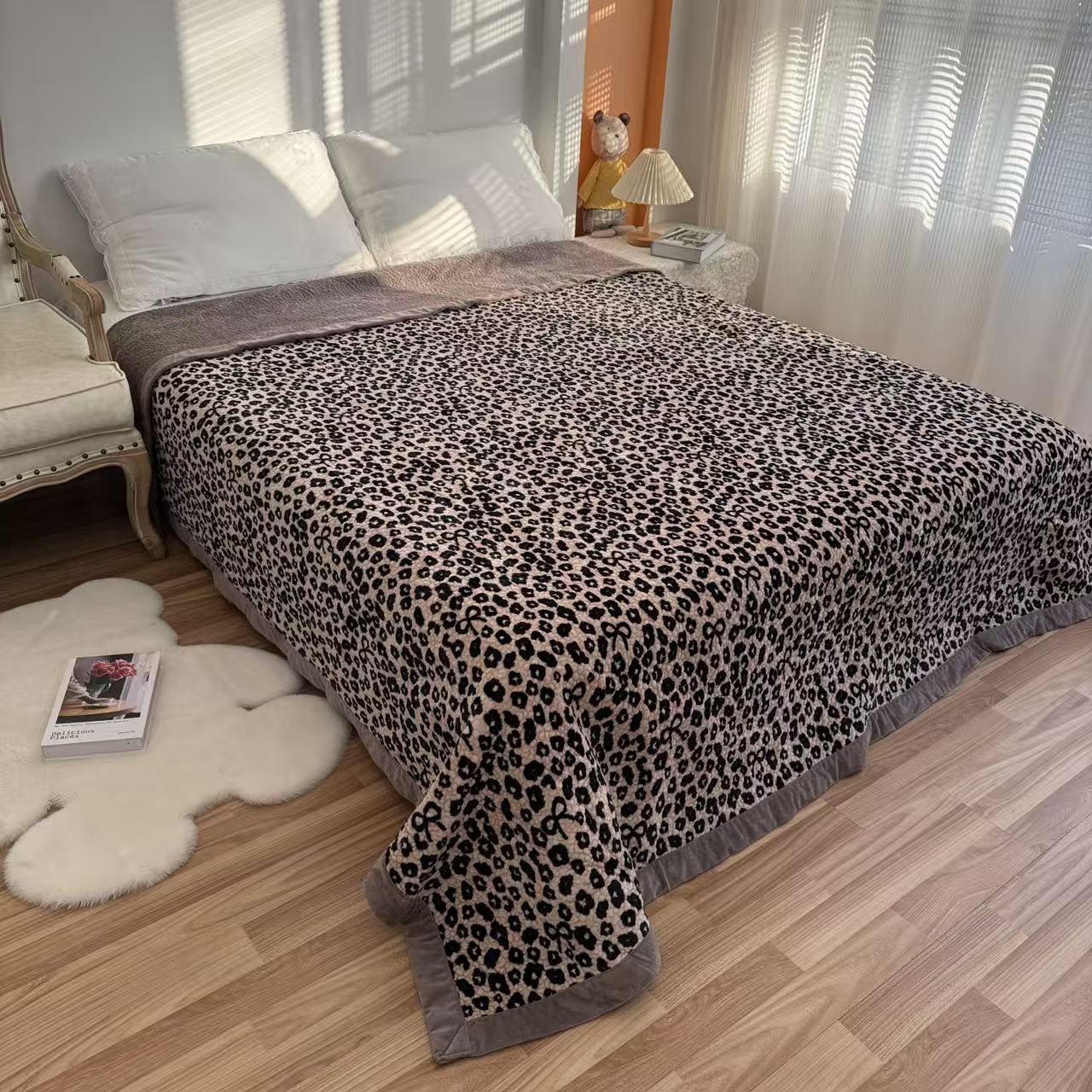 秋冬新款加厚保暖双面宝宝绒大床盖220*240cm保暖舒适两用多功能