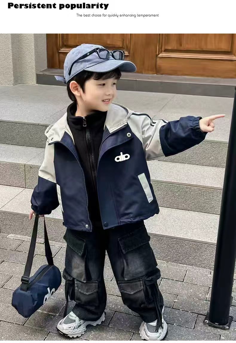 男童外套秋冬款儿童三合一冲锋衣2025新款运动时髦男孩秋冬软壳衣