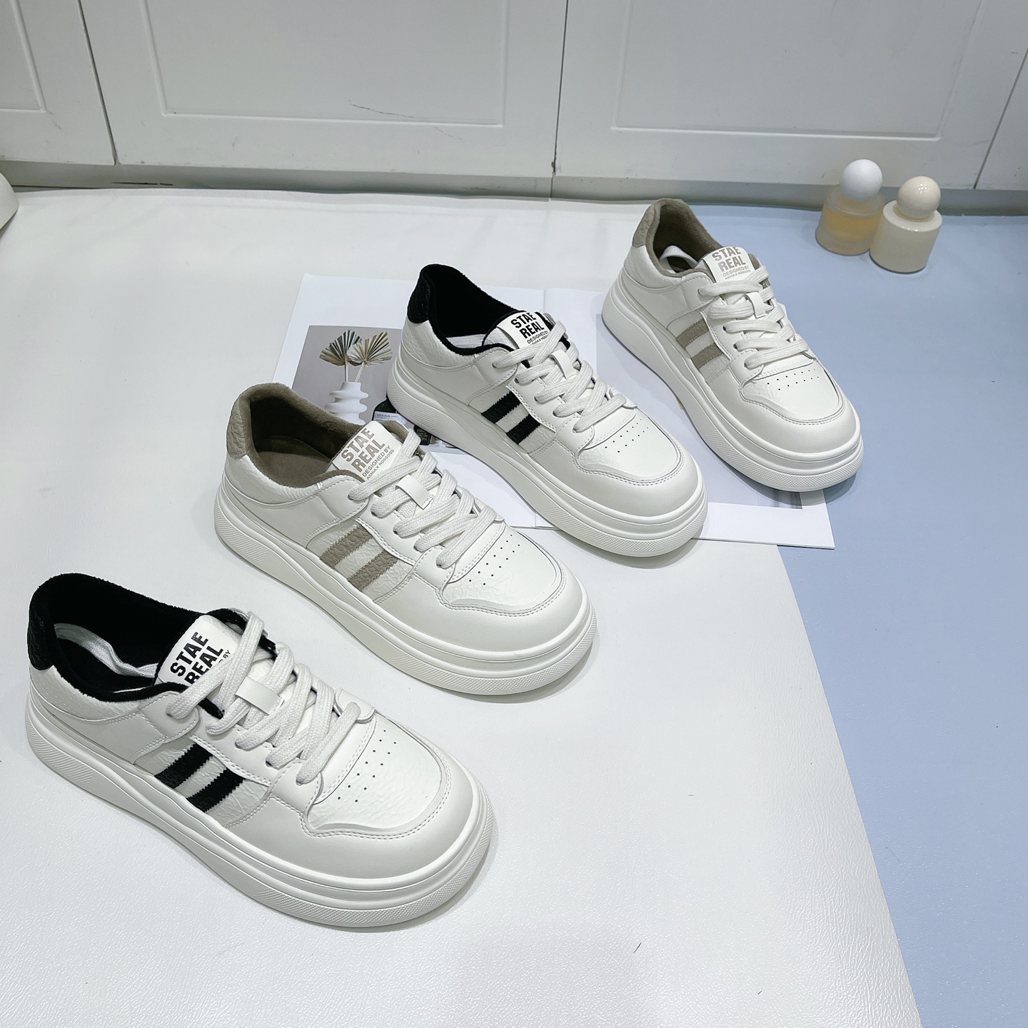 大码女鞋40--43码2025秋冬新品时尚百搭经典款真皮休闲薄绒小白鞋