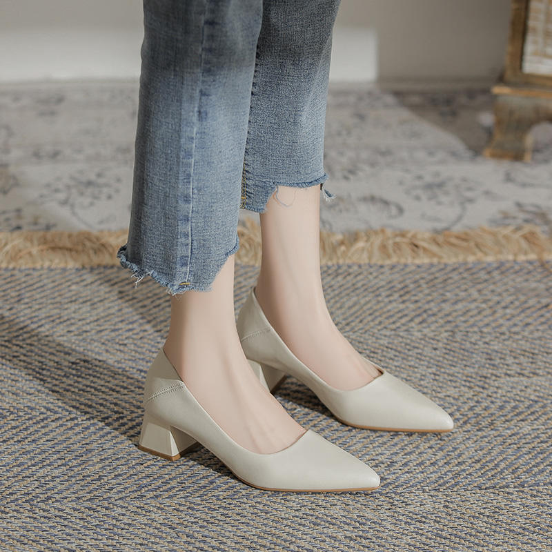 巨软真皮法式中跟浅口尖头粗跟裸色鞋旗袍单鞋黑色工作鞋通勤女鞋