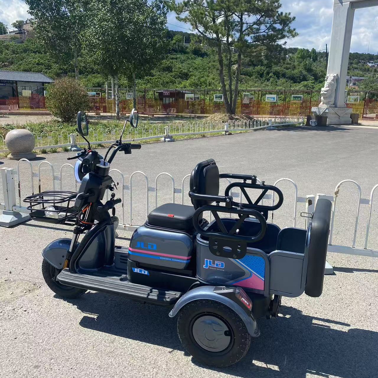 升级款高端电动三轮车老年人亲子代步车客货两用多功能电动三轮车