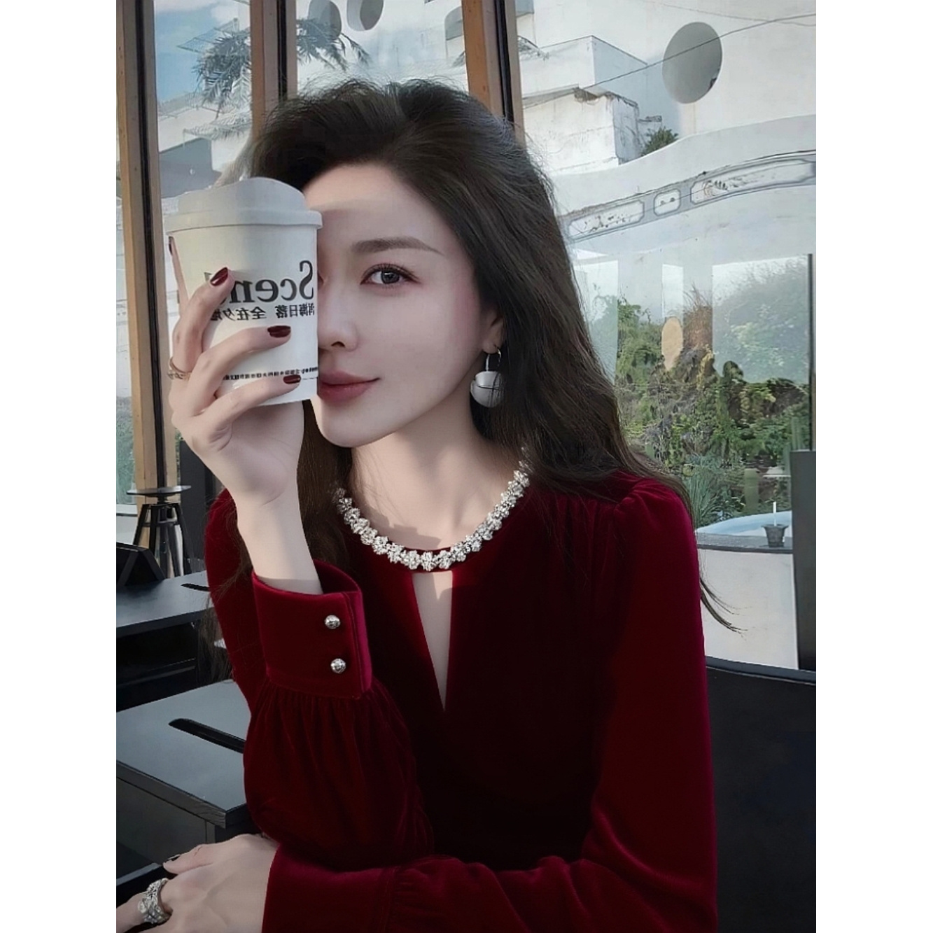 法式轻奢红色丝绒打底衬衫女高级设计感收腰显瘦绝美长袖上衣秋冬