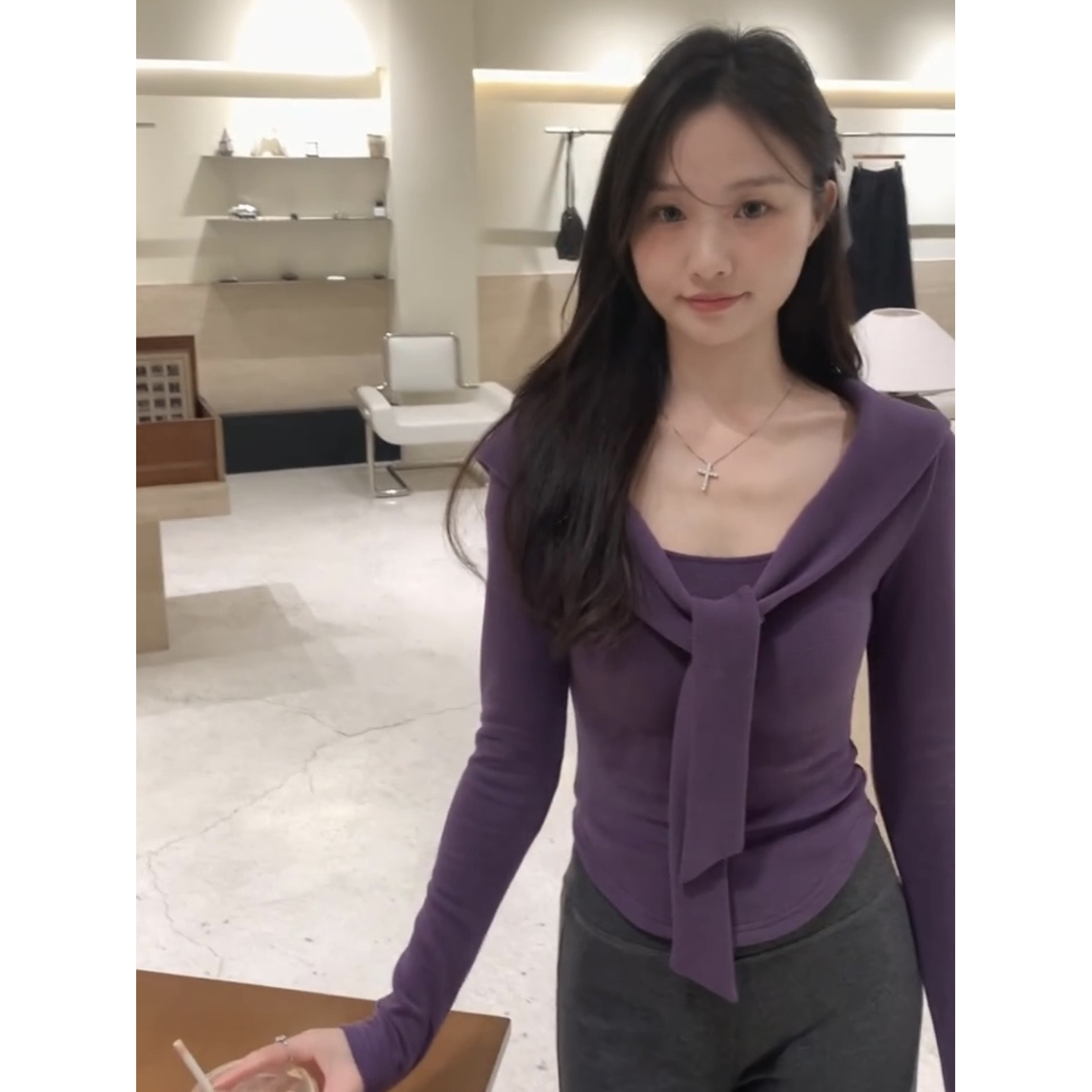 法式披肩设计感领带针织衫女秋冬纯欲风方领高级感德绒打底衫上衣
