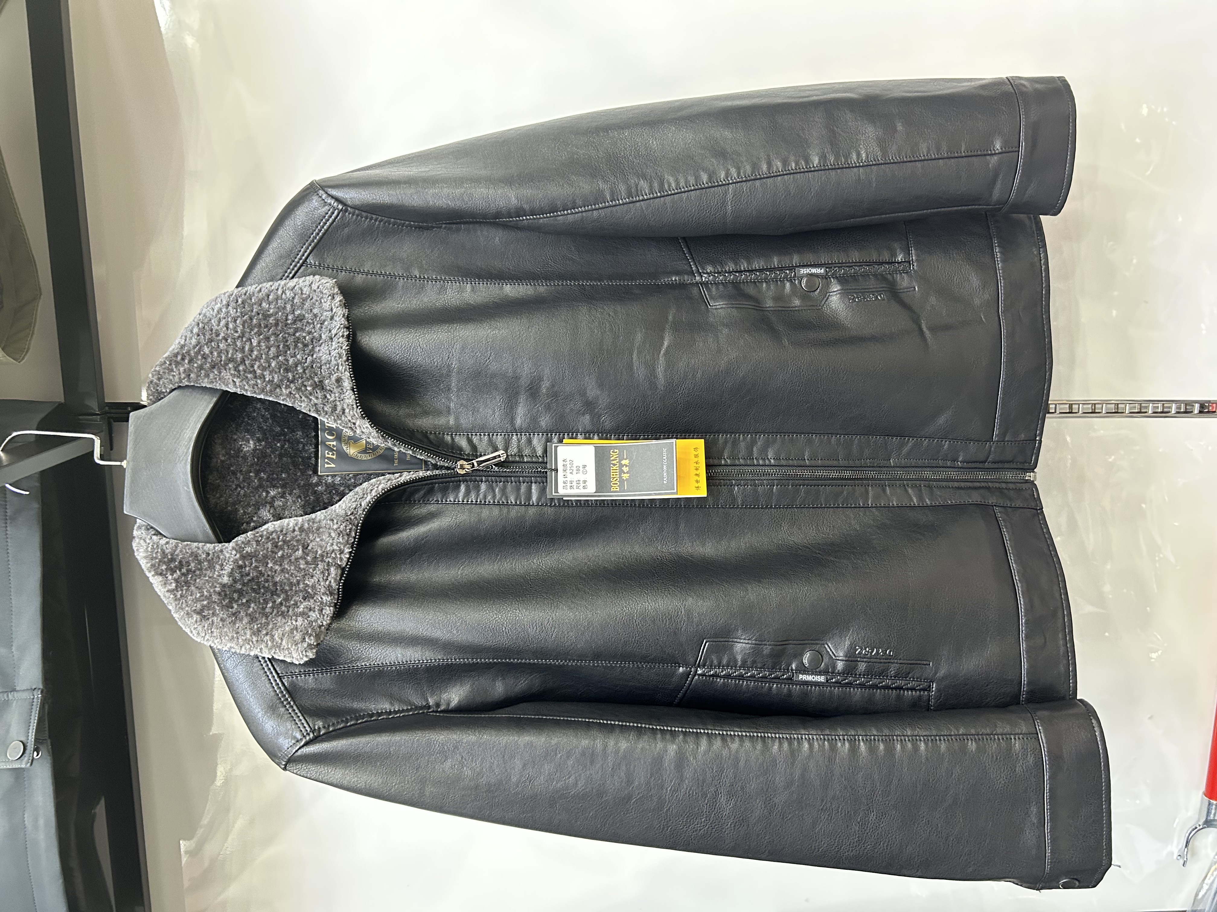 冬季男士外套拉链常规款加绒加厚翻领时尚皮衣