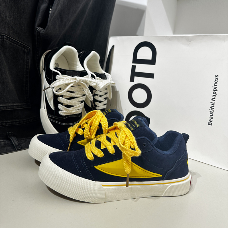 2025秋季新款爆款休闲鞋男生增高厚底板鞋男款百搭时尚痞帅潮鞋子