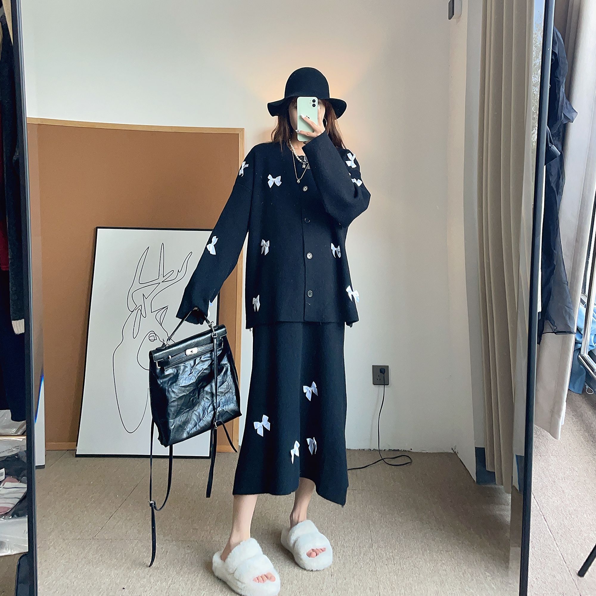 孕妇秋冬季2025新款设计感花边拼接系带针织裙两件套孕妈毛衣套装