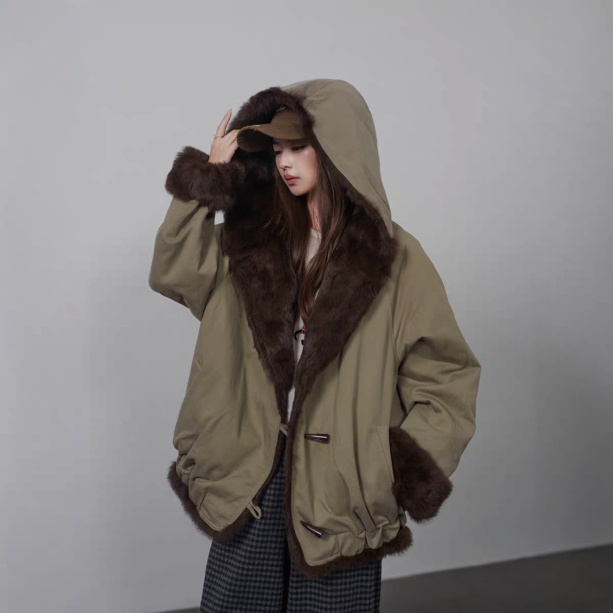 La Vague  牛角扣连帽派克服  LAW54089