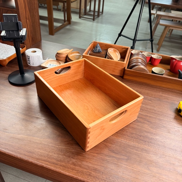 35 x 25 x 13公分高北美红樱桃文件收纳柜