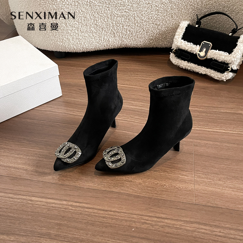 配裙子的靴子黑色短靴2025新款秋冬季加绒细跟尖头高跟弹力瘦瘦靴