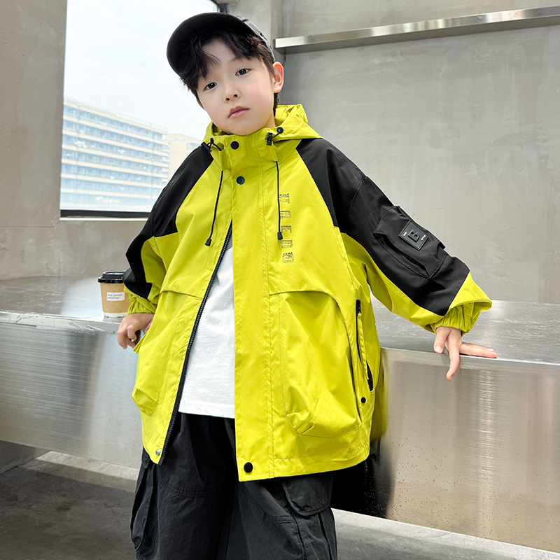 男童春装冲锋衣春秋外套儿童帅气防风防水中大童风衣炸街休闲上衣