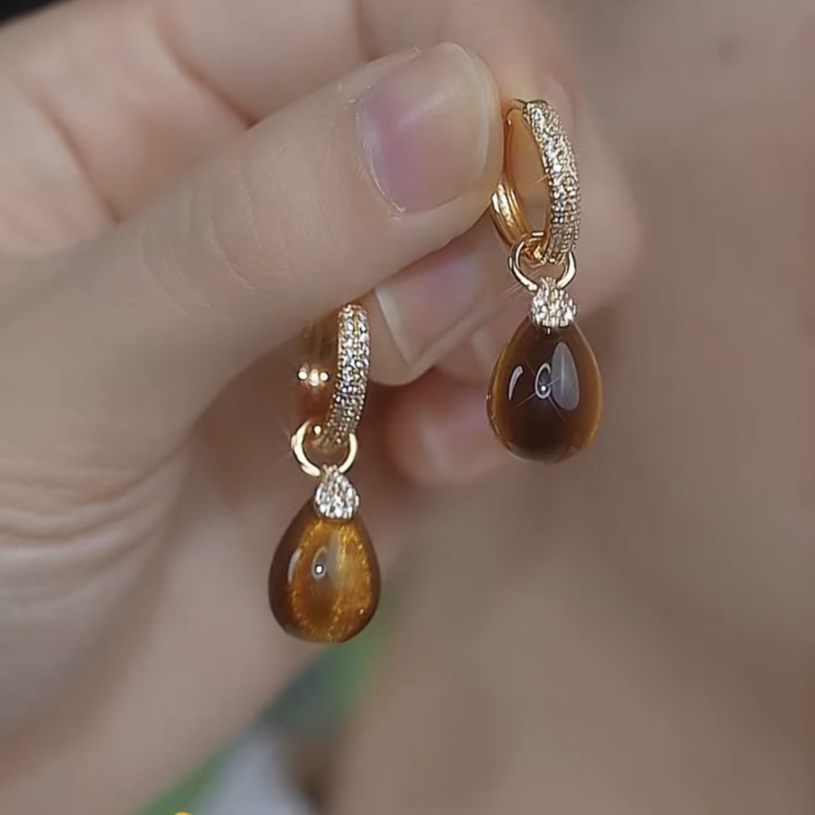 铜合金合成锆石耳饰 【金色年华】时尚咖色水滴耳扣一款多戴耳环