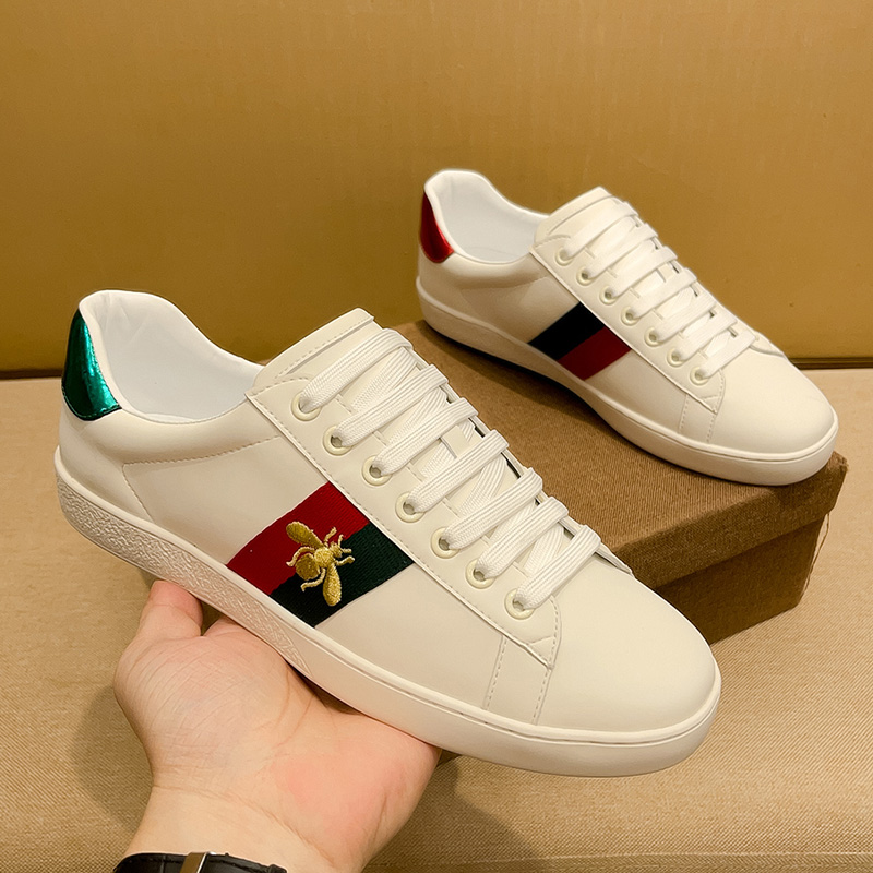 奥顿思兰迪轻奢高级感经典小白鞋真皮刺绣小蜜蜂情侣低帮板鞋潮牌