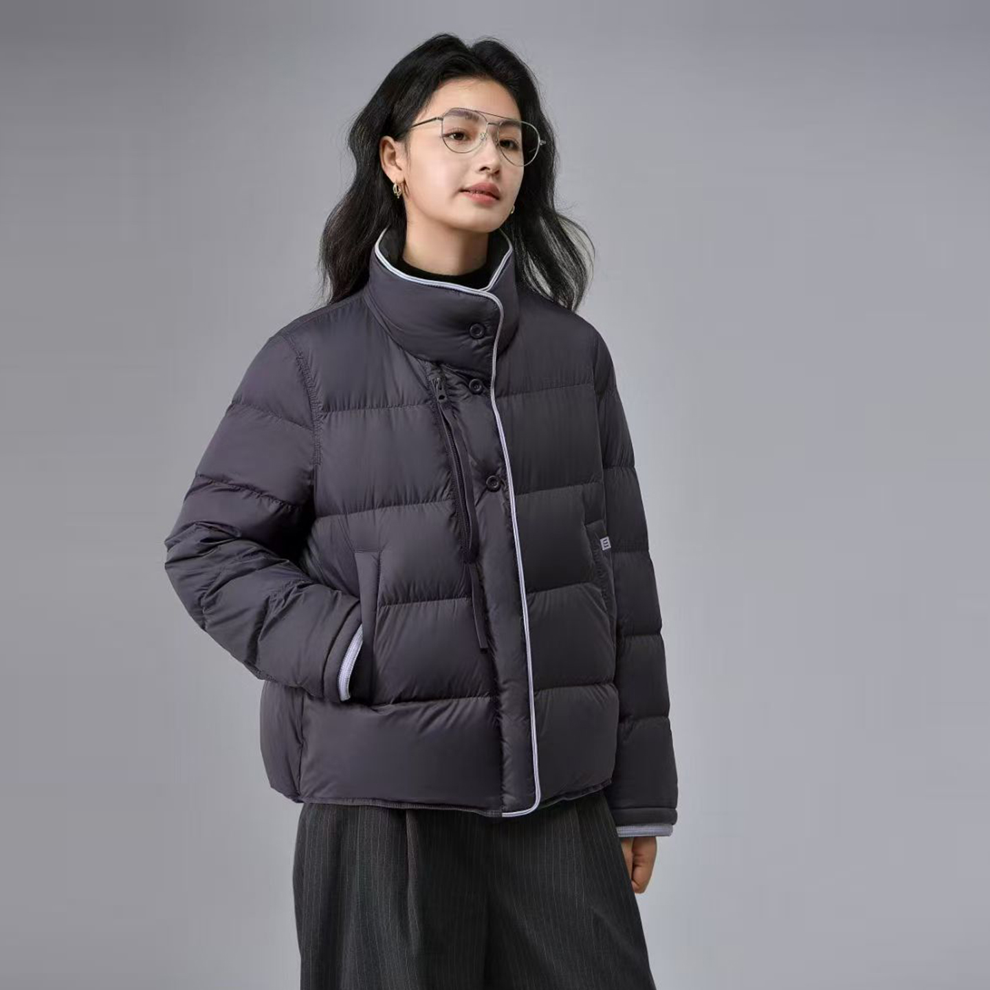 90白鸭绒新款时尚气质立领羽绒服女短款时尚百搭保暖原版正品外套