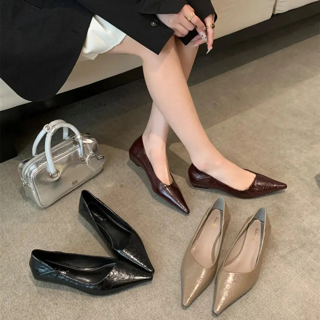 法式复古气质低跟浅口尖头单鞋2025春夏新款简约百搭通勤时尚踩鞋