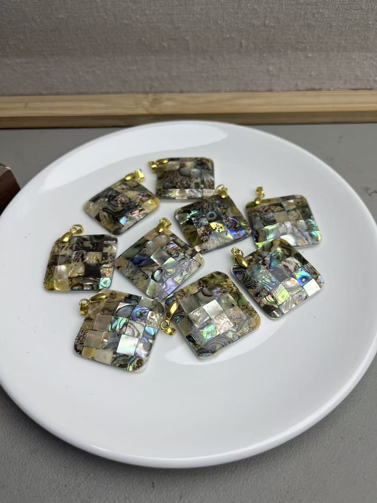 天然30mm左右鲍鱼贝对角方片型吊坠带瓜子吊坠扣头半成品等