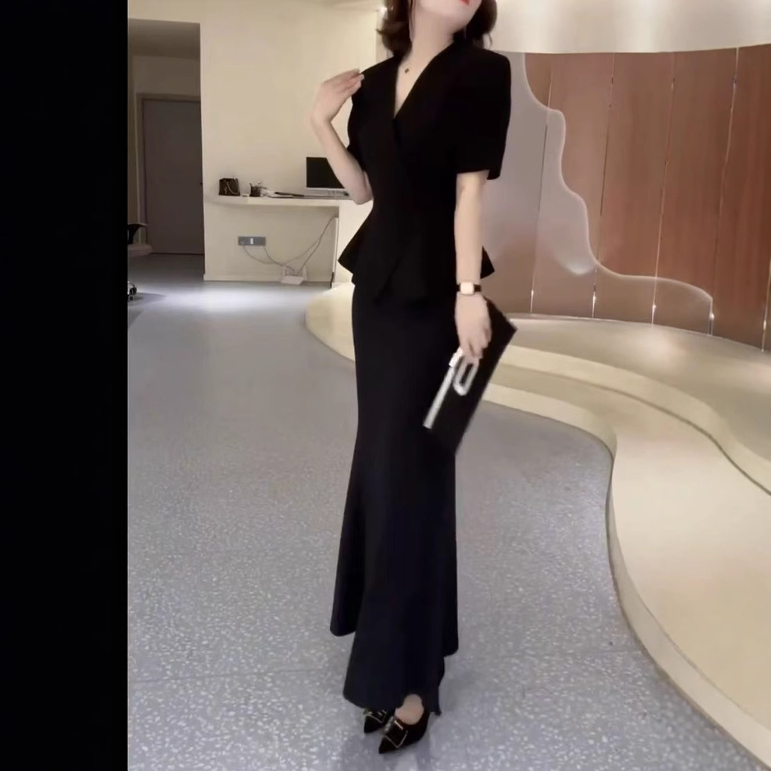 2025夏季轻奢洋气黑色气质短袖收腰显瘦上衣高腰法式鱼尾半裙