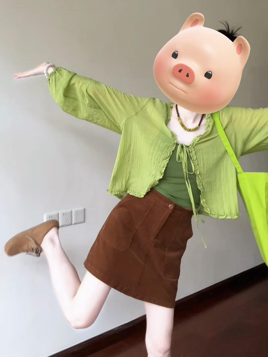 2025早秋新款韩系绿色系带衬衫上衣内搭吊带背心搭配半身裙三件套