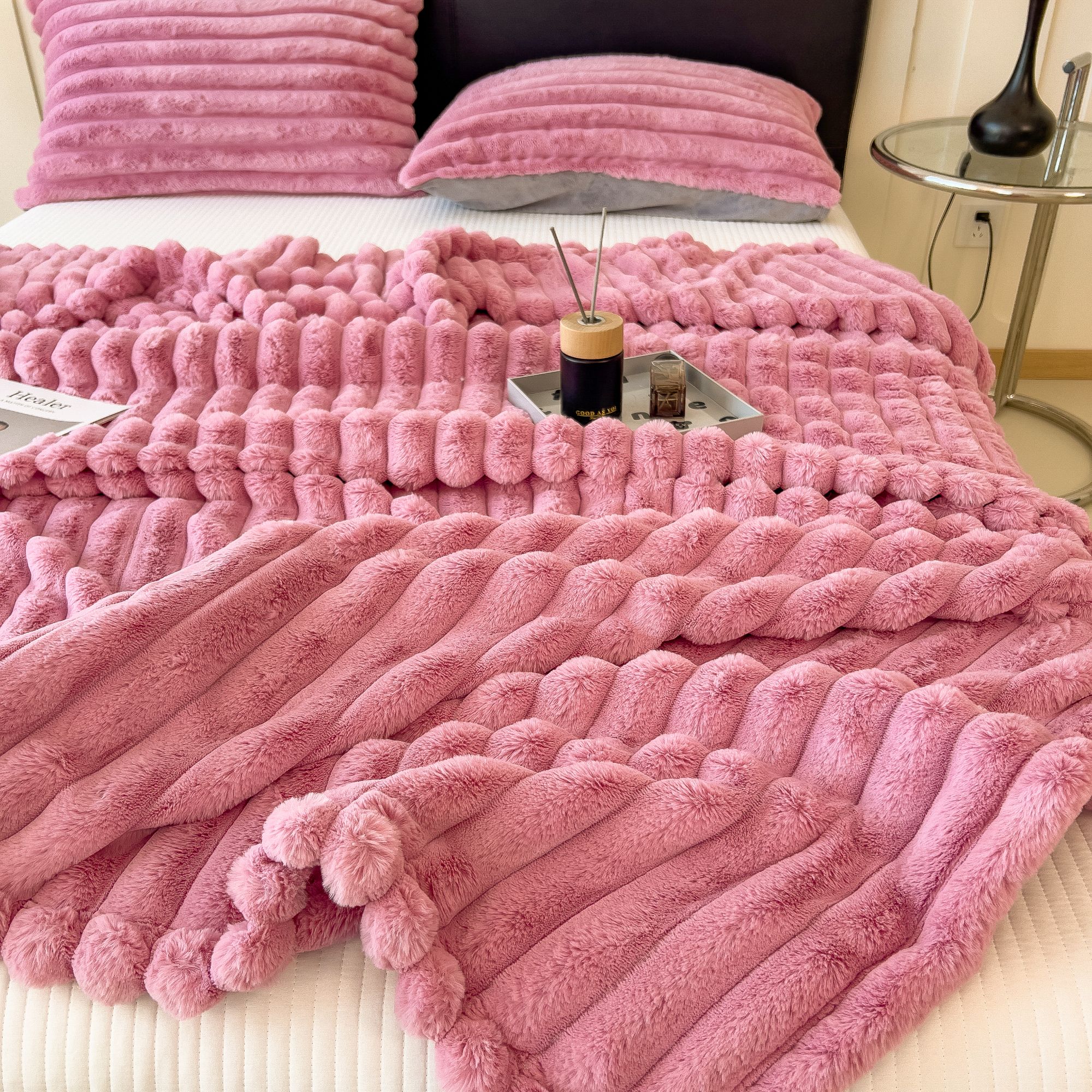 秋冬加厚毛毯休闲保暖盖毯牛奶绒办公室午睡沙发毯多功能空调盖被