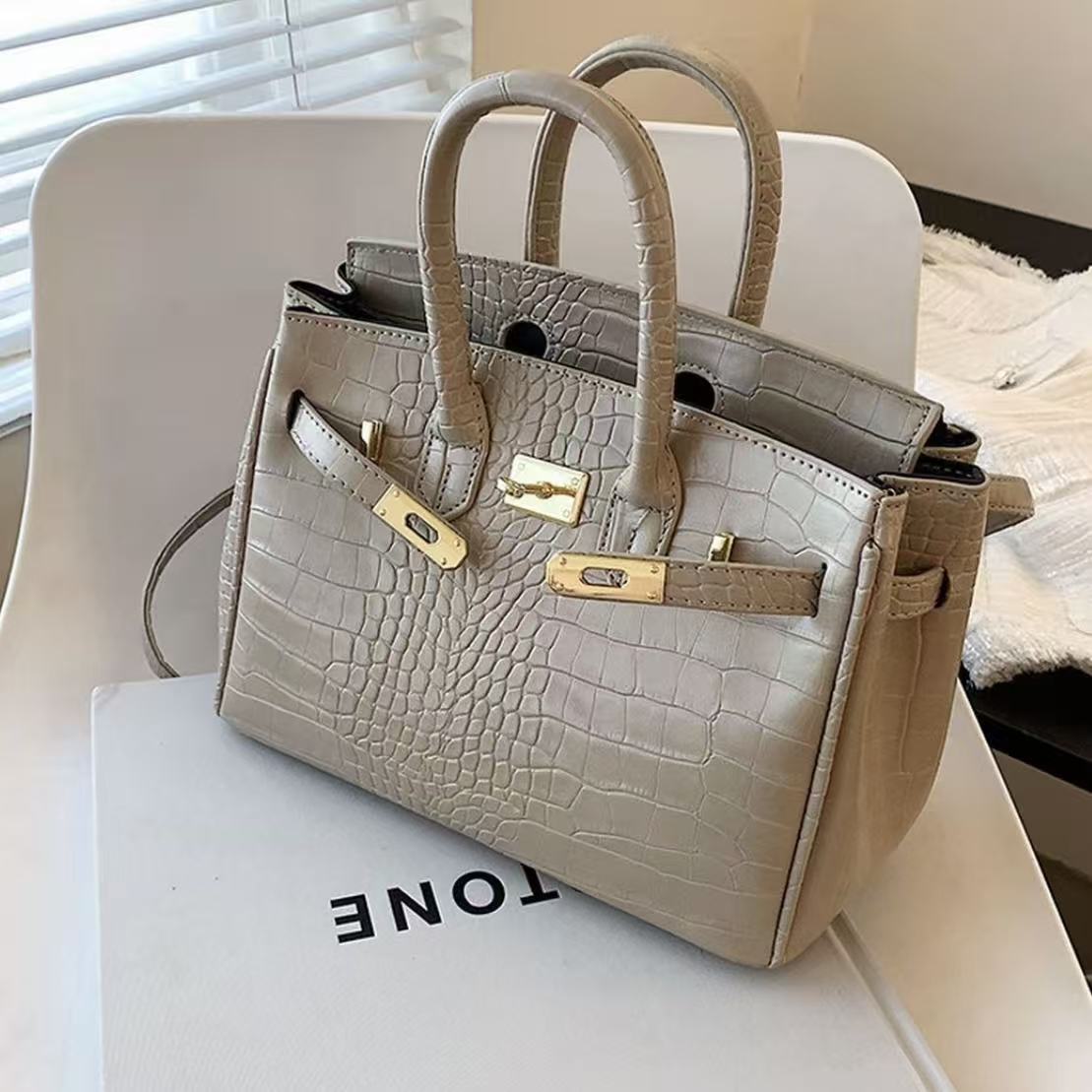 质感包女包包2025新款潮时尚手提凯莉包通勤洋气斜挎包气质轻奢