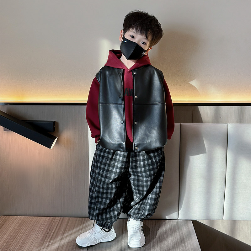 男童套装秋季2025新款帅气儿童春秋款皮马甲男宝宝秋装卫衣三件套