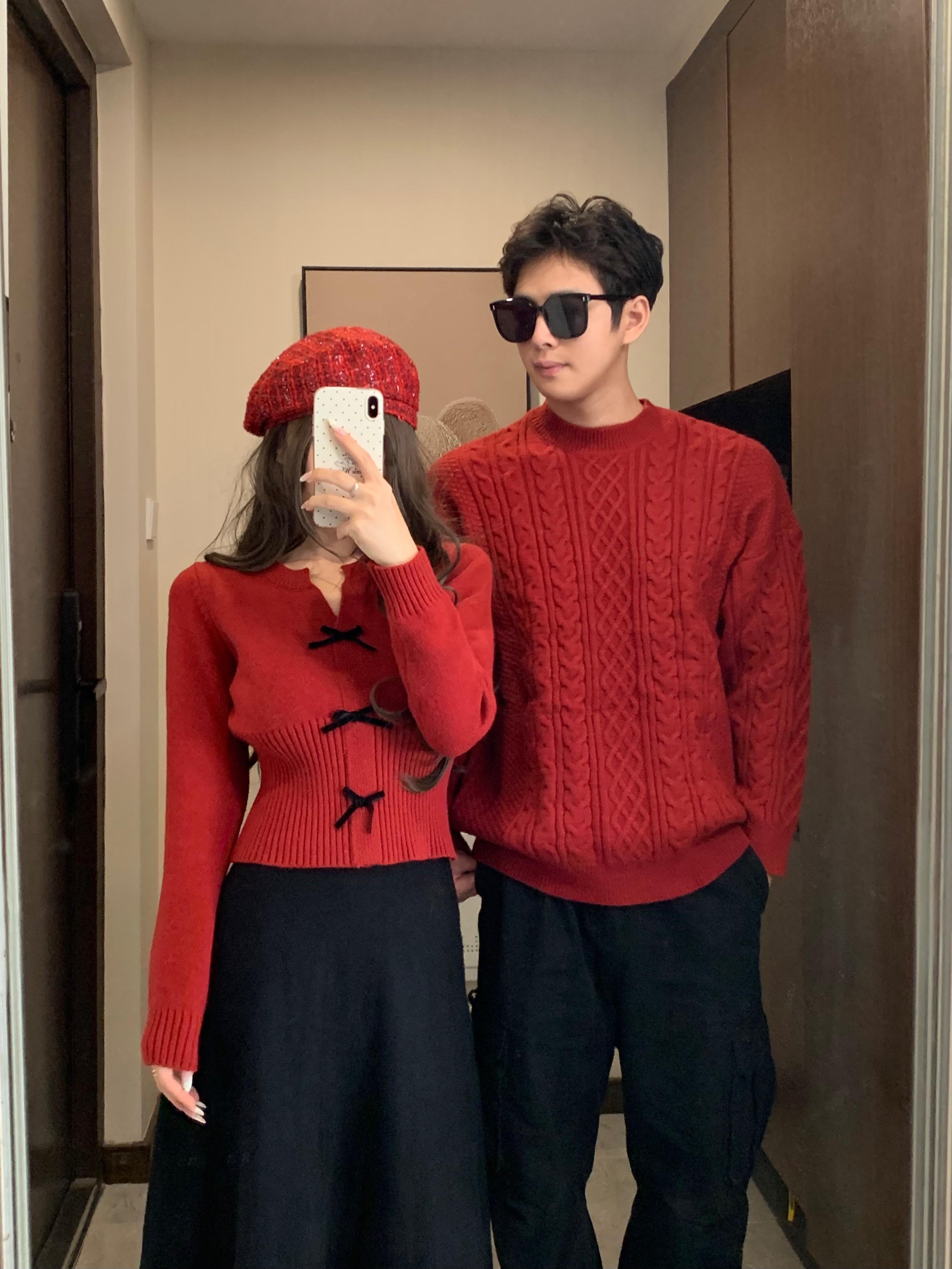 情侣装秋冬红色过年短款针织打底提花加厚法式V领毛衣