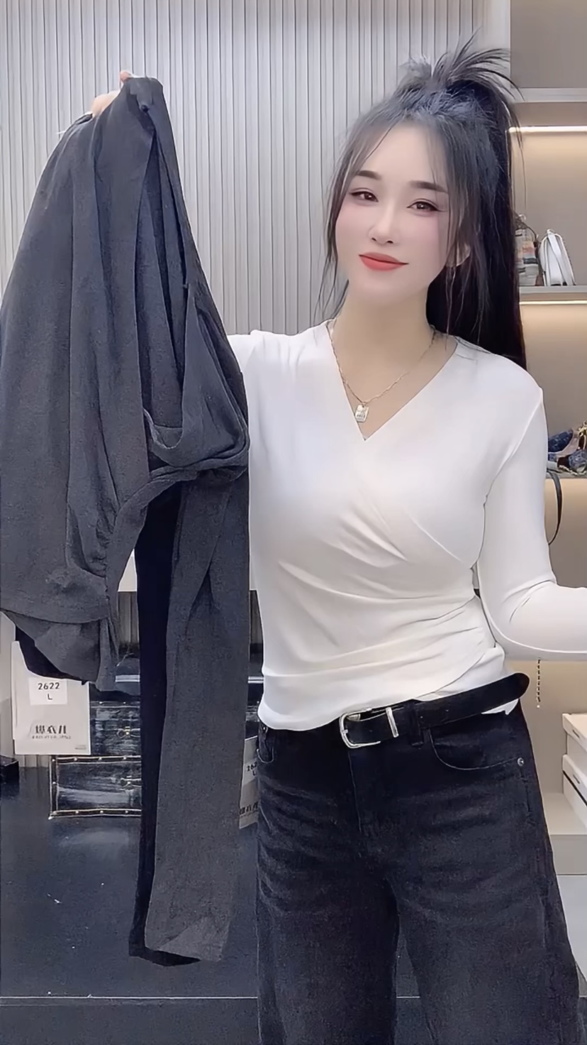 纯欲辣妹风V领交叉长袖T恤女秋装新款纯色修身高级感打底衫上衣女