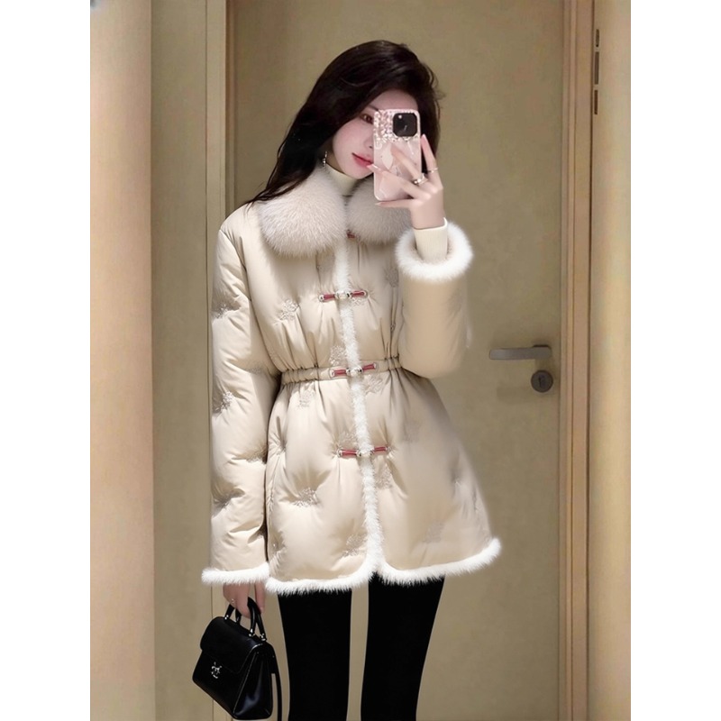 冬季棉服女款2026新款独特超好看高端时髦中长款收腰杏色加厚外套