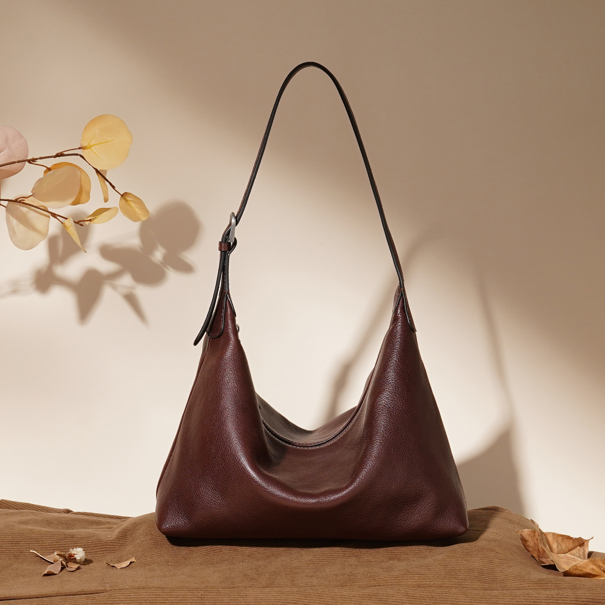 岩牛新款时尚休闲百搭女士真皮复古单肩斜挎包YN3644