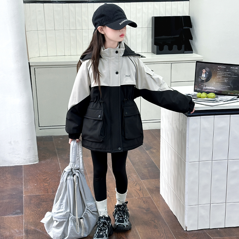 女童早秋冲锋衣春秋款2025新款女大童洋气冲锋衣儿童洋气收腰风衣