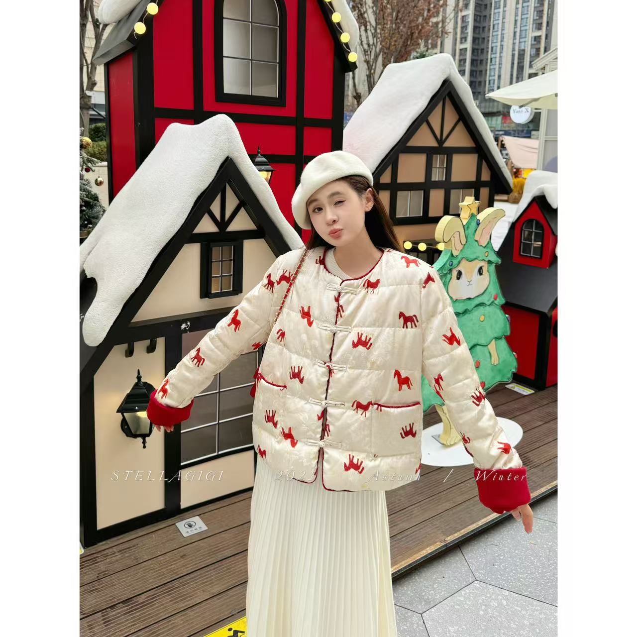 SG / 郭幂幂 AW 新中式 马年限定重工人丝提花羽绒服WT-20253163