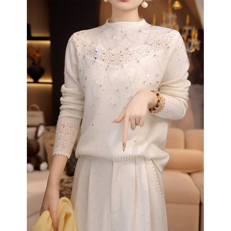 2025秋冬新款轻奢重工法式串珠烫钻钩花半高领气质减龄针织打底衫