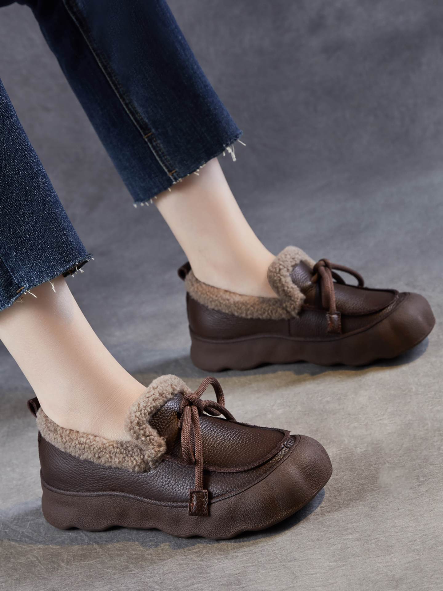 牛皮新款简约平底乐福鞋女款加绒真皮2025冬季休闲丑萌毛毛棉鞋子