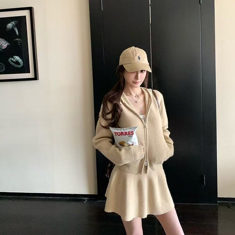 轻氧素颜套装 12针蓬松极简慵懒感毛衣开衫半身裙套装