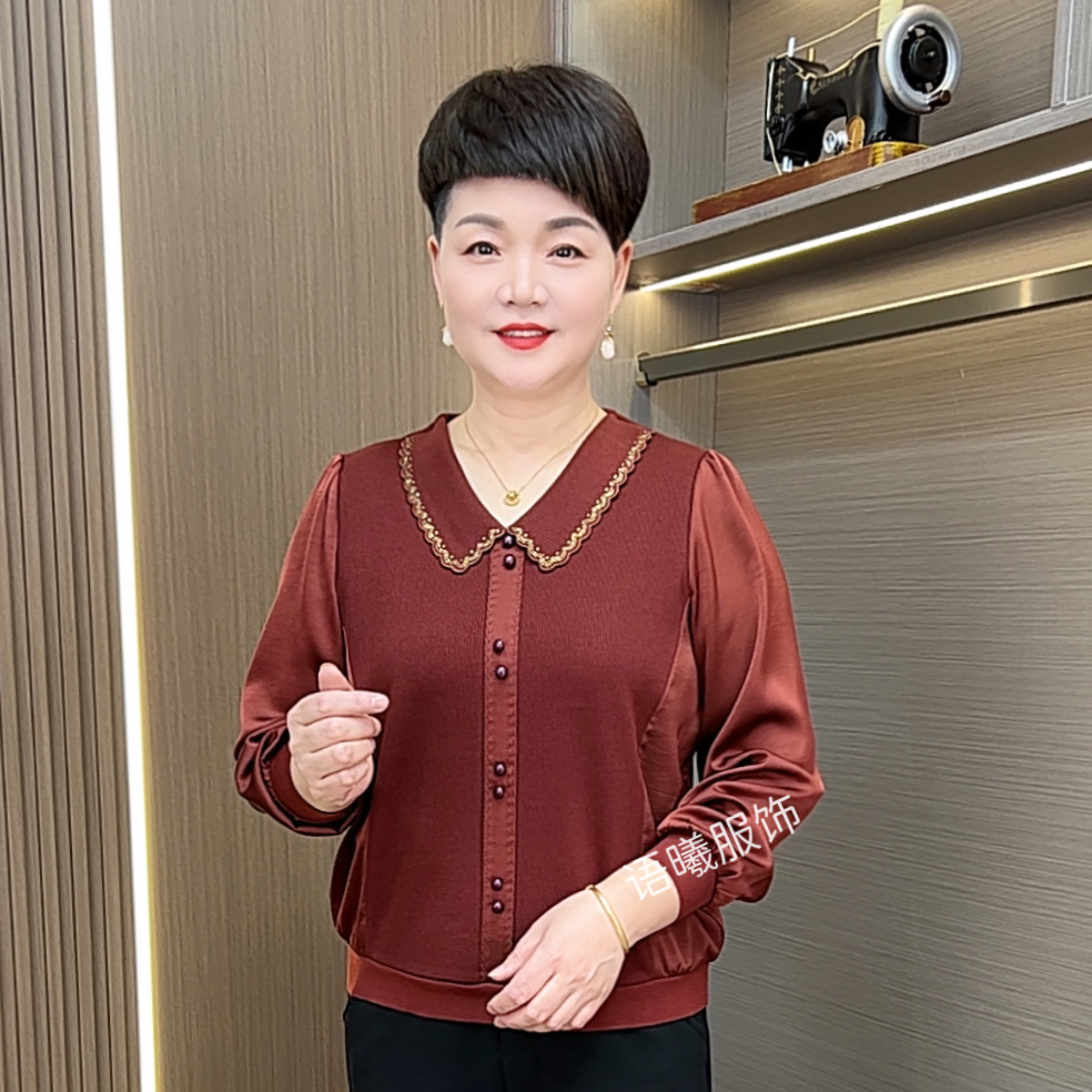 秋季时尚薄款娃娃领中老年女装百搭洋气长袖上衣F25803