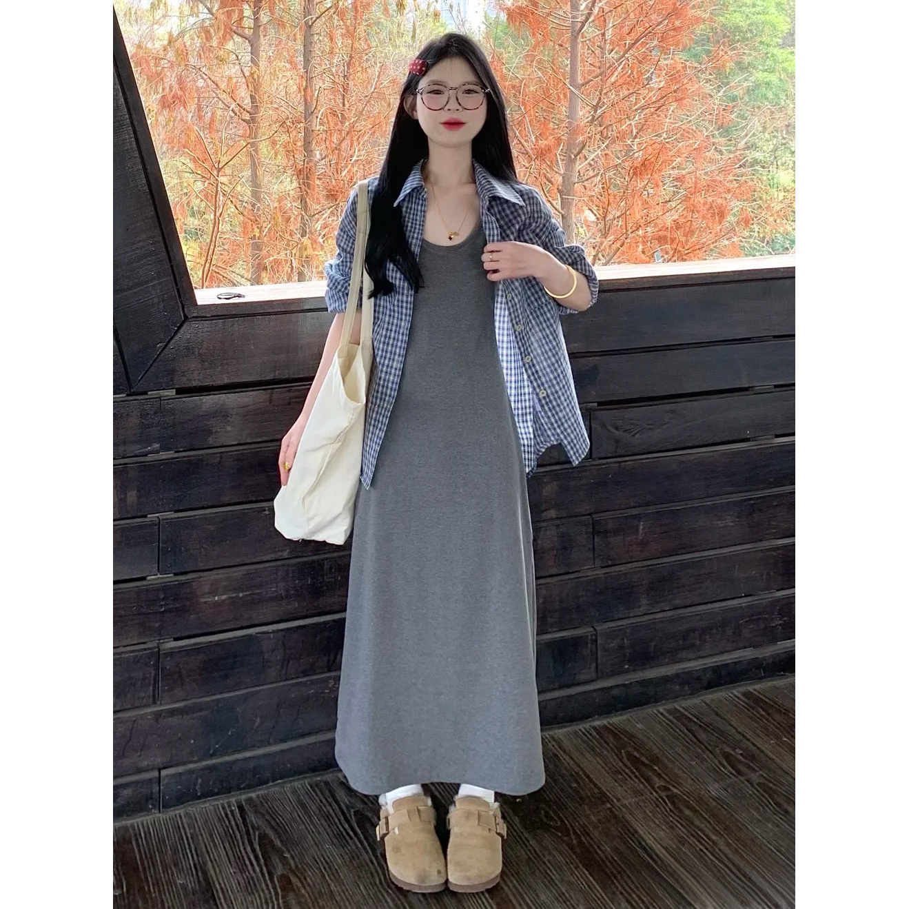 穿搭一整套蓝色复古格子衬衫女法式设计感吊带裙两件套装