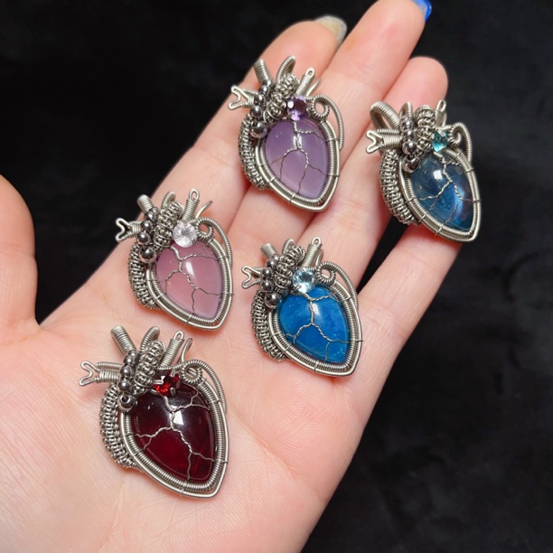 钛钢项链 白铜手工制作情侣款个性复古镶嵌心脏项链哥特风吊坠