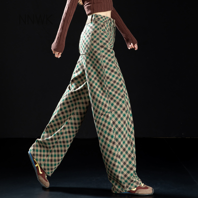 青木棕色格纹弯刀裤女2025新款秋冬内植绒休闲裤女裤子复古格子裤