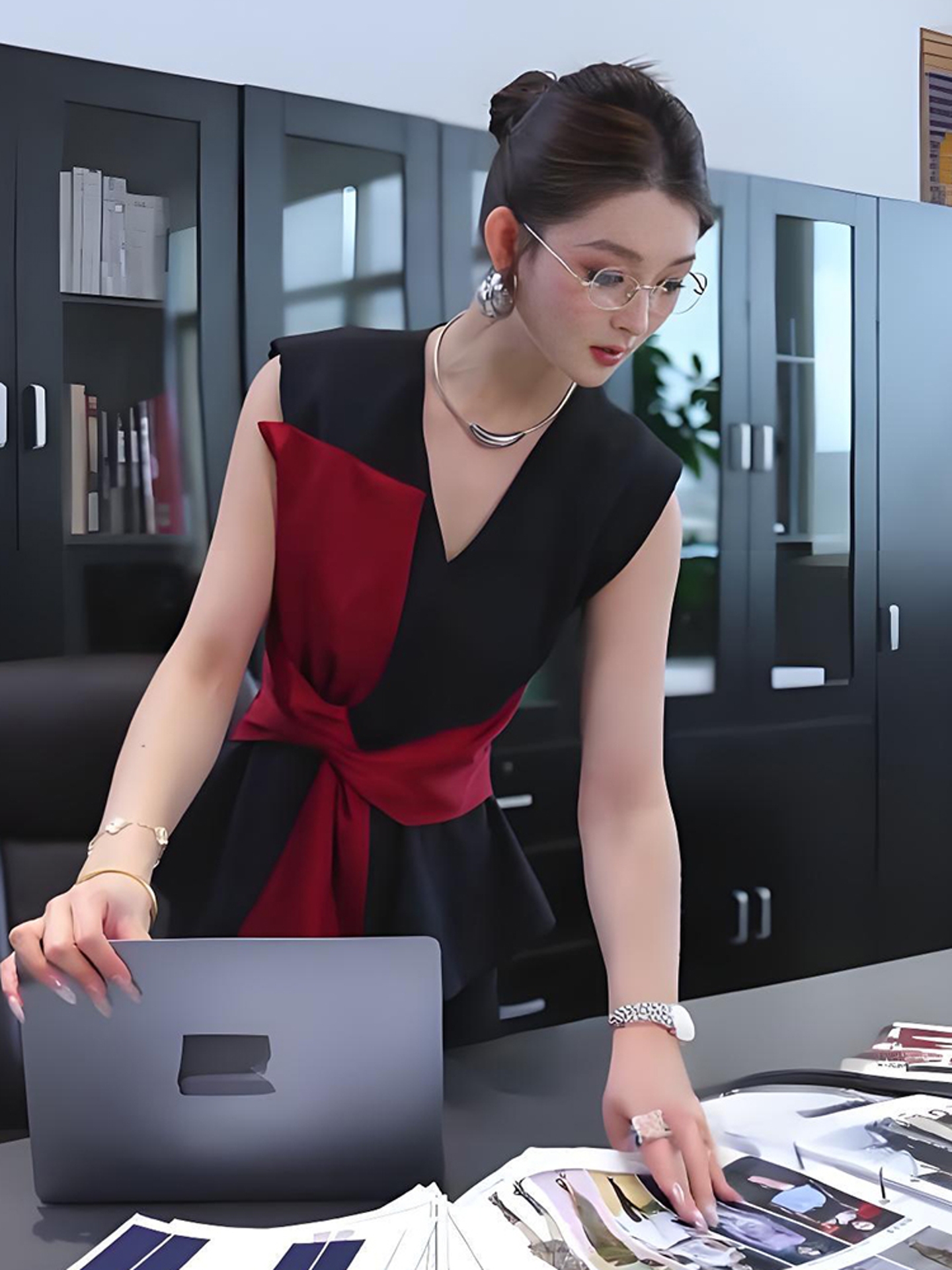 高端欧货洋气上衣小众不撞款轻奢高级感炸街减龄红色拼接马甲女夏