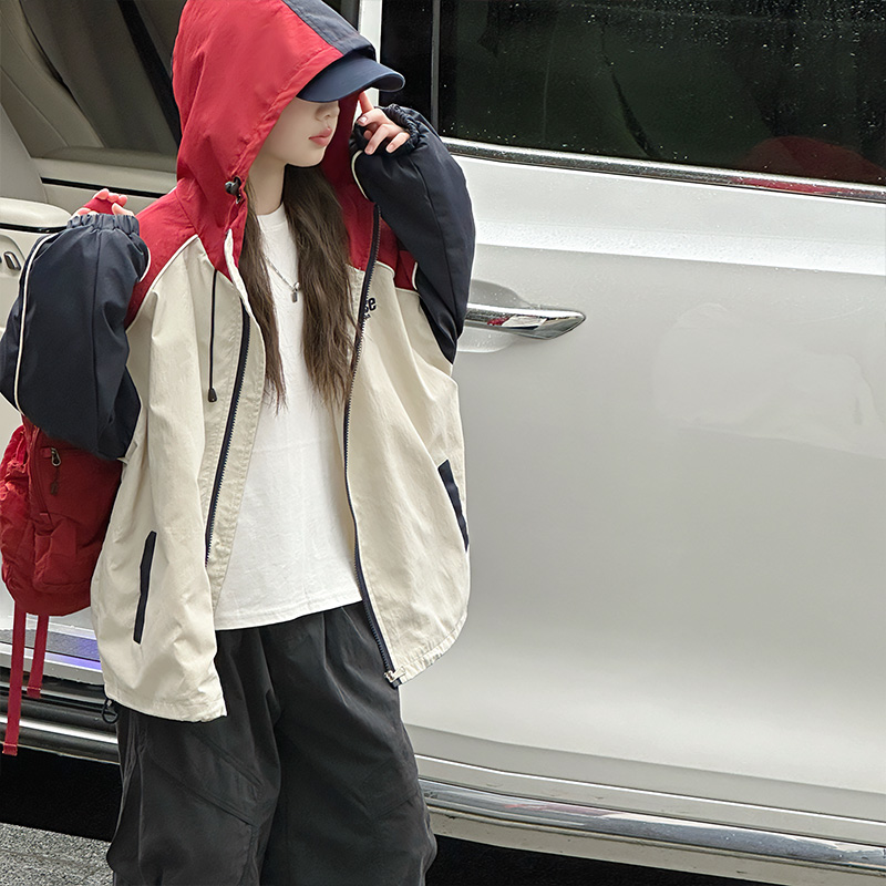 女童冲锋衣外套2025新款中大童防水连帽长袖上衣宽松开衫洋气韩版