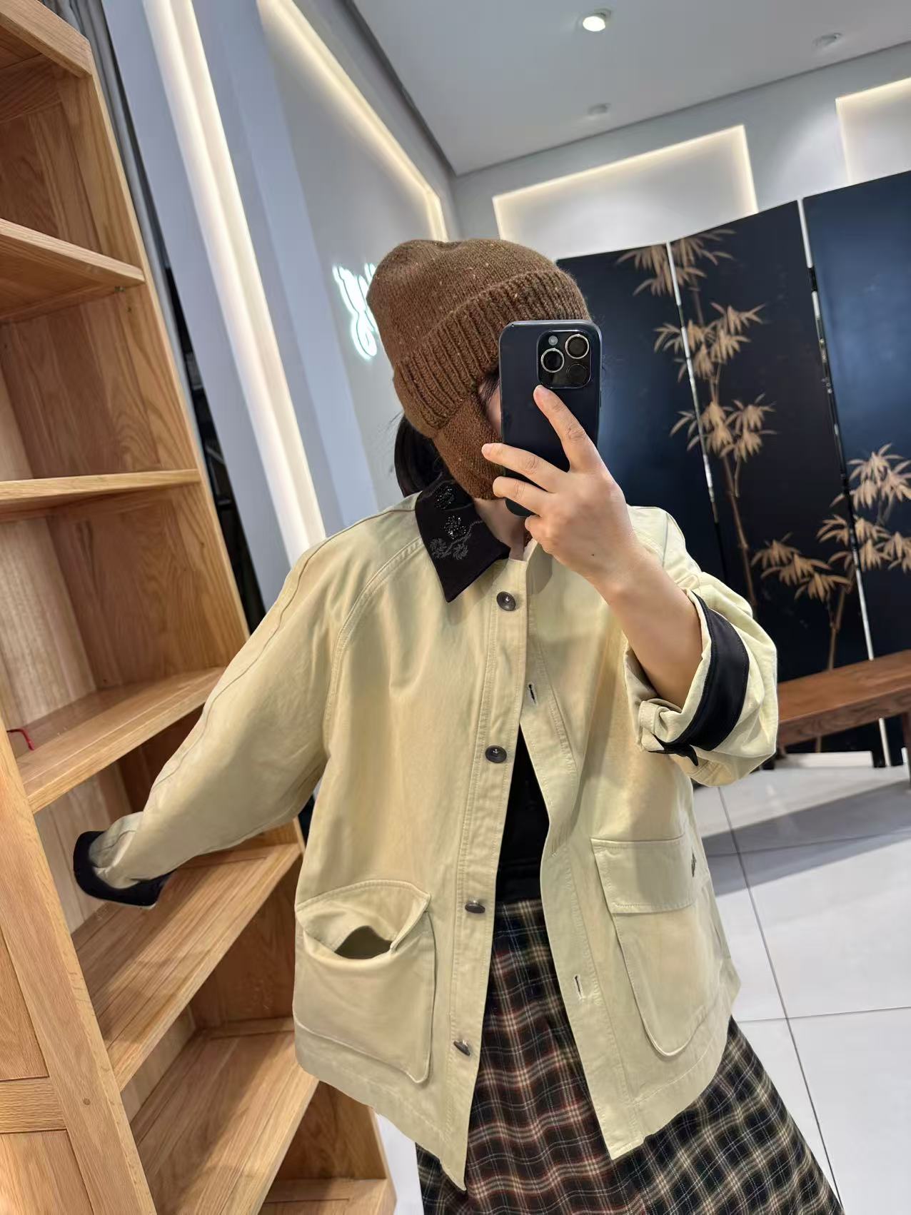 AUBRUINO 原创设计2025秋冬新工装风水洗做旧刺绣翻领拼接夹克女