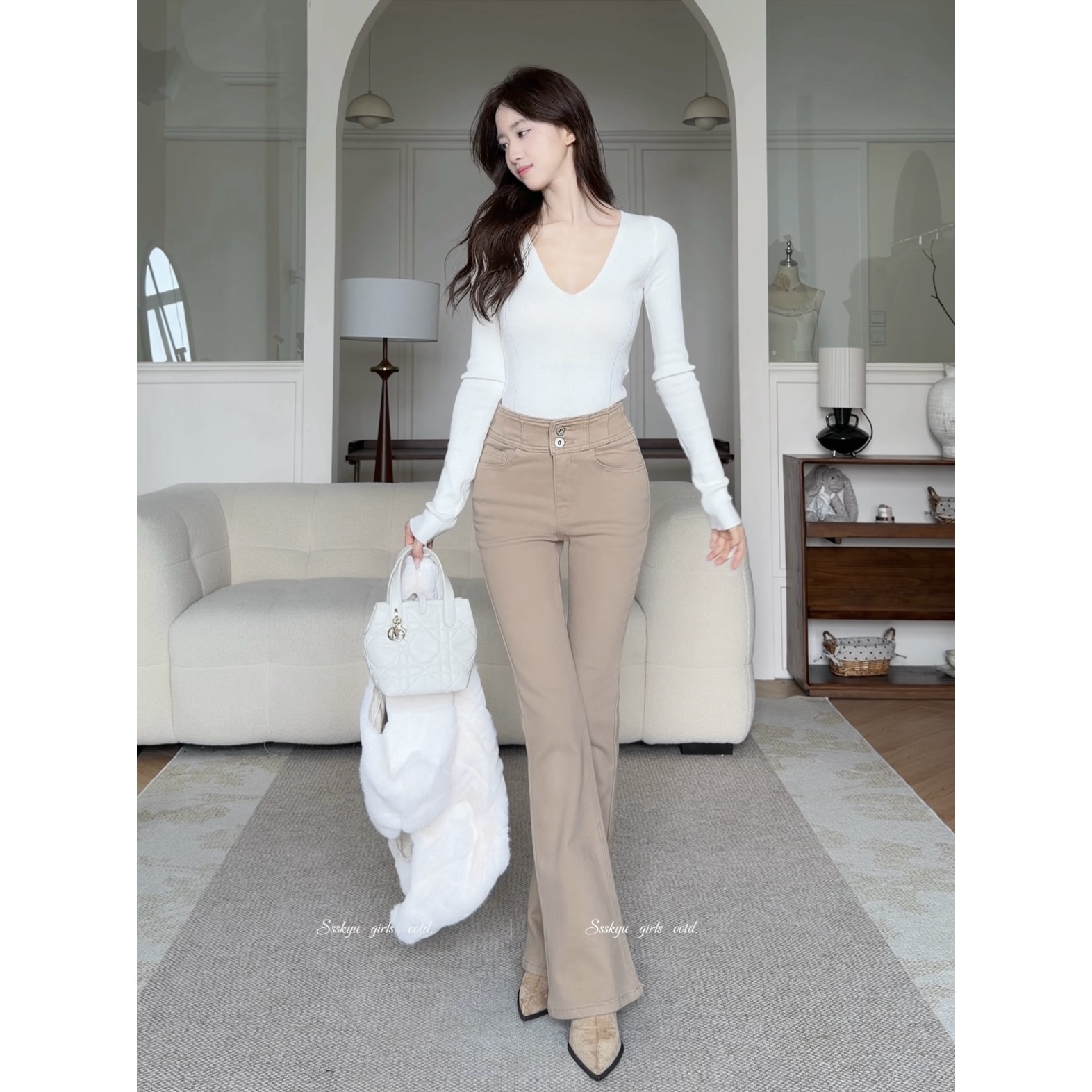 小兔泡花茶【浓郁甜巧】原创鱼骨高腰奶茶色植绒微喇牛仔裤女冬新款