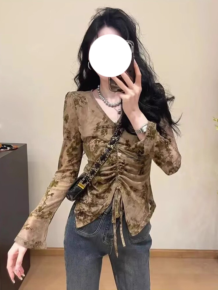 法式复古碎花V领衬衫女时髦洋气抽绳打底小衫早秋设计感上衣