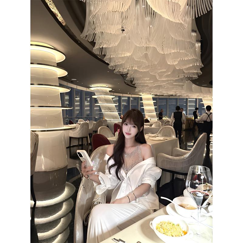 2025新款一字肩性感烫钻网纱高级拼接洋气露肩衬衣长款半身裙套装