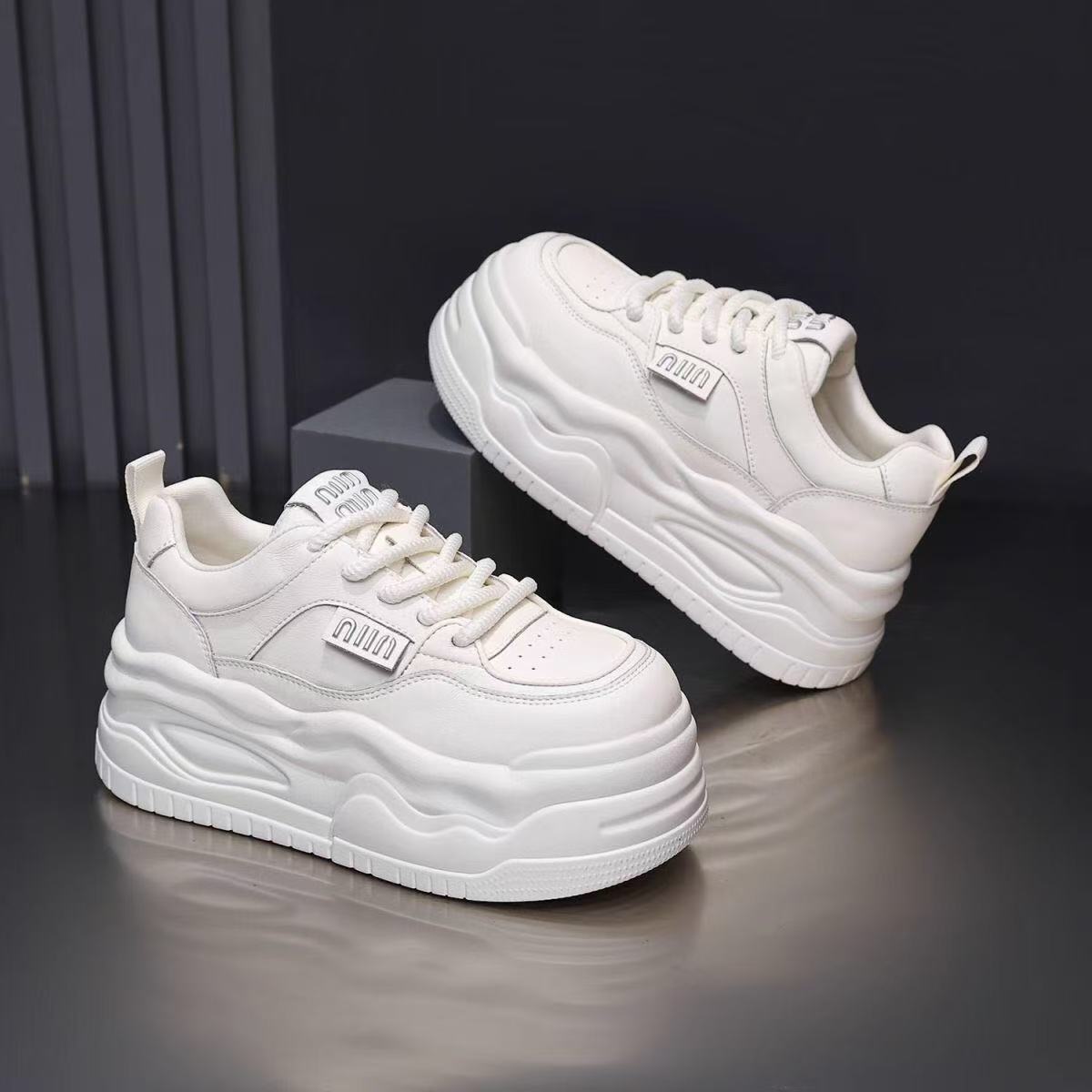 a休闲韩版小个子运动板鞋2025时尚潮流春季百搭厚底增高ins小白鞋