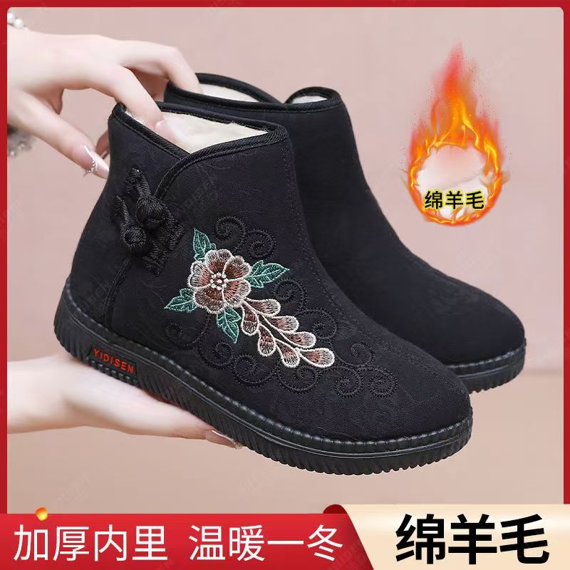 2025冬季羊毛老北京布鞋中老年防滑保暖时尚雪地靴平底舒适女短靴