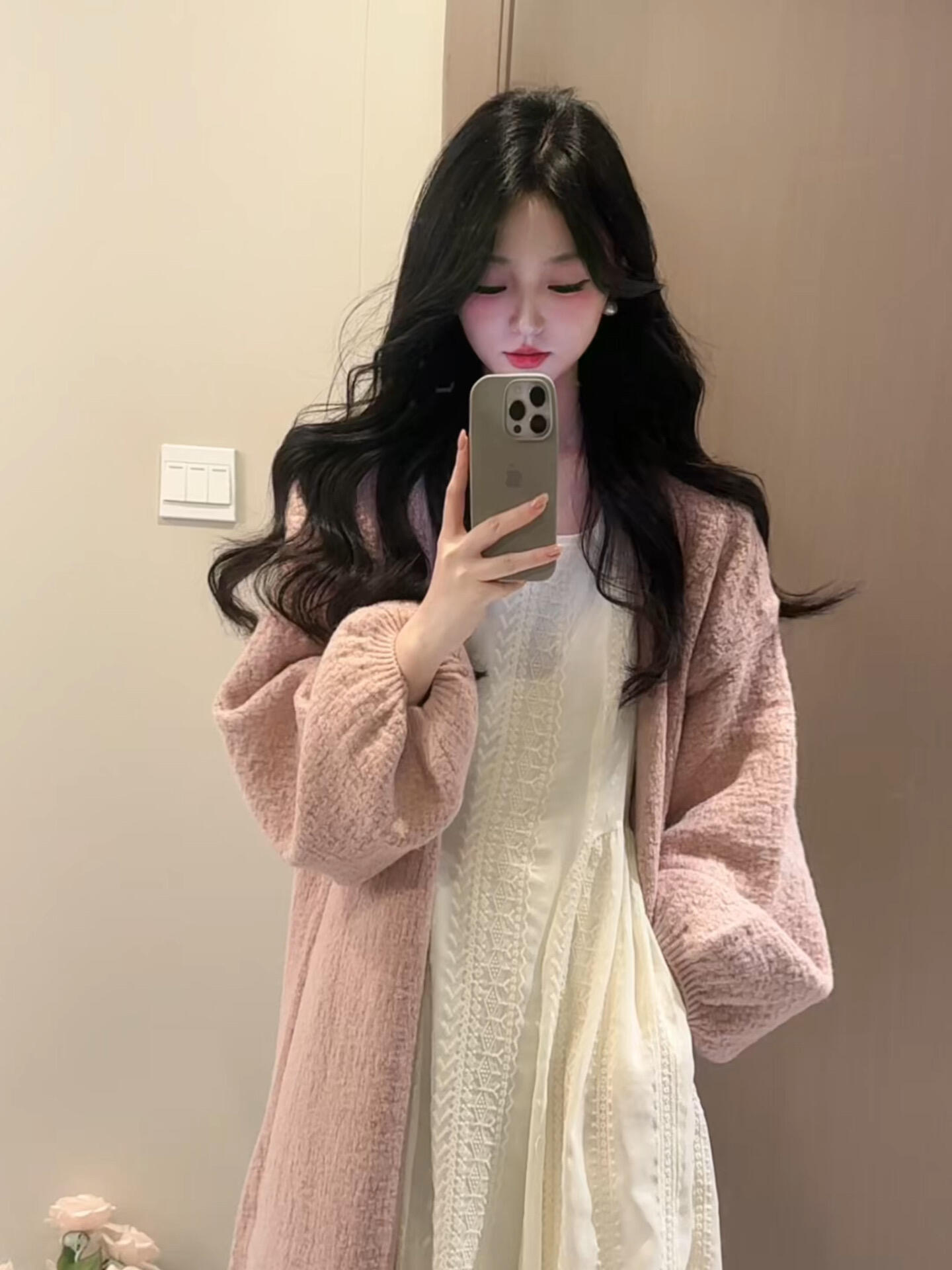 2025秋冬新款韩系穿搭慵懒风中长款粉色开衫搭配连衣裙气质两件套