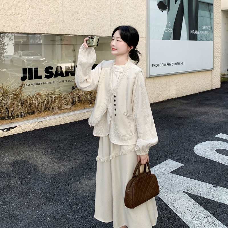 松弛感流苏马甲衬衫半身裙套装2025春秋新款小众ins风显瘦三件套