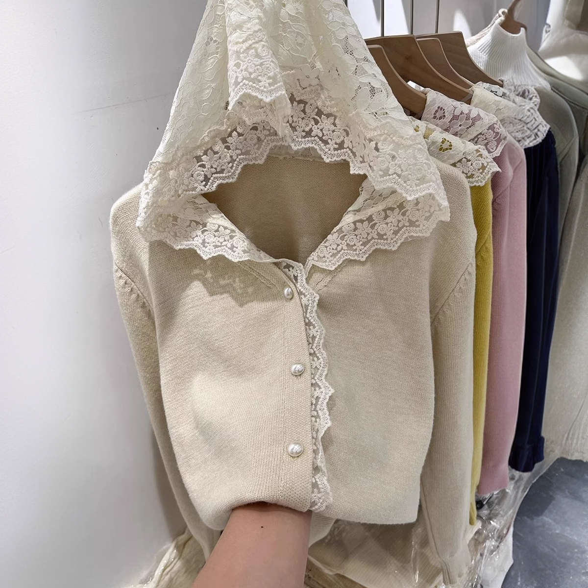 大码女装设计感蕾丝边拼接长袖针织衫开衫连帽毛衣2025春秋装上衣