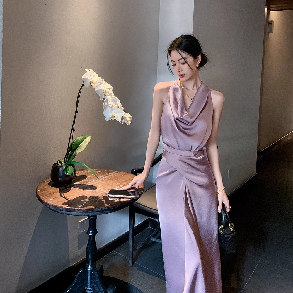 缤菓binguo 法式米白色不规则挂脖连衣裙女2025夏季修身显瘦长裙